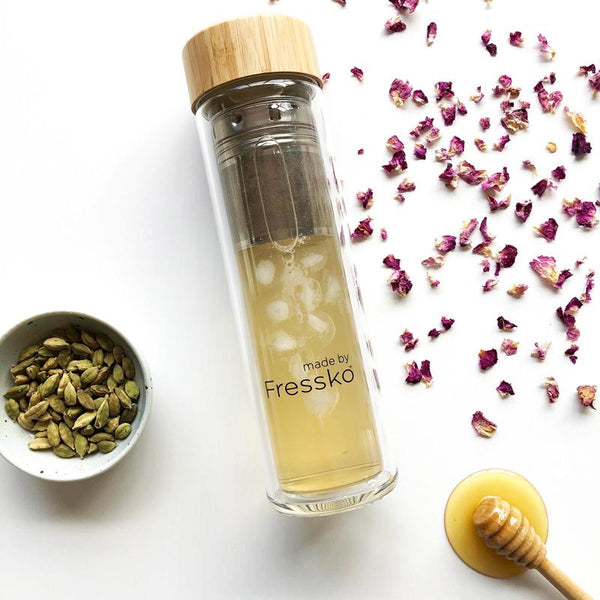 Iced tea in Fressko LIFT glass flask